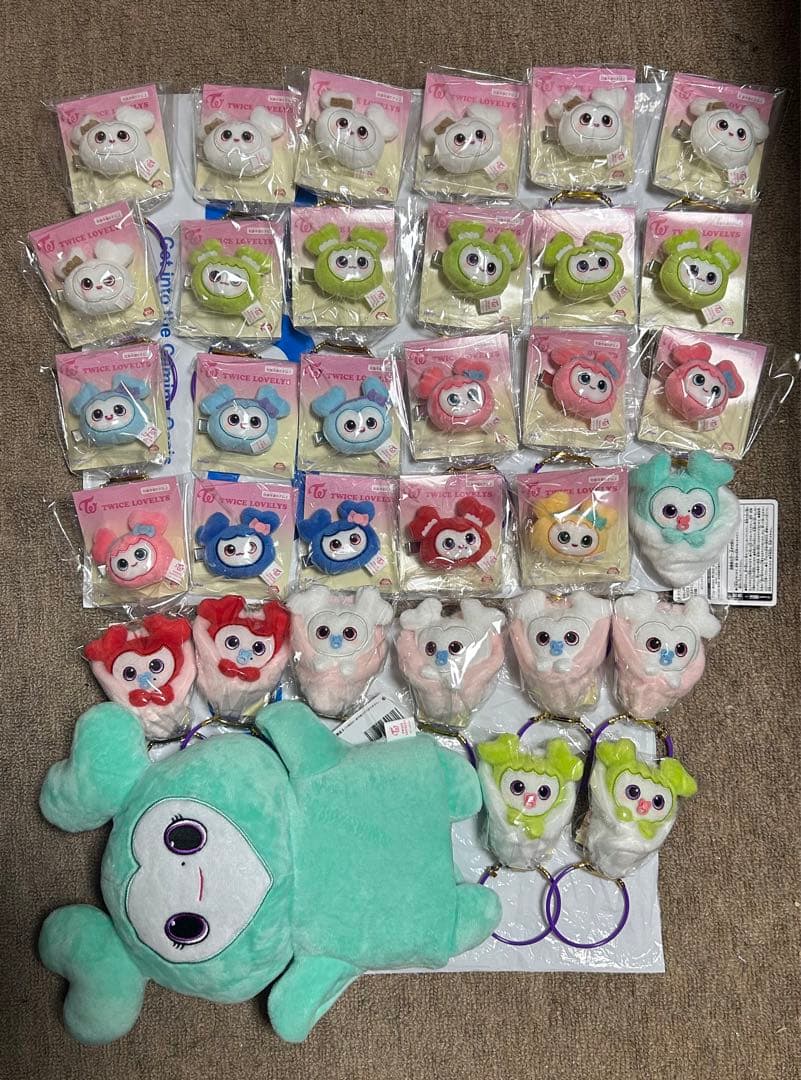 TWICE LOVELYS ぬいぐるみヘアピン　おくるみマスコット　パペット