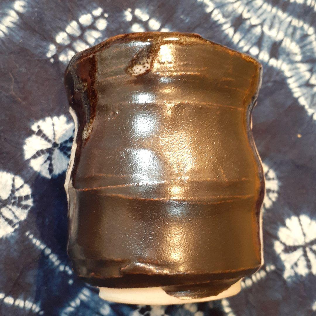 加藤仁  作　黒織部草花紋湯飲み