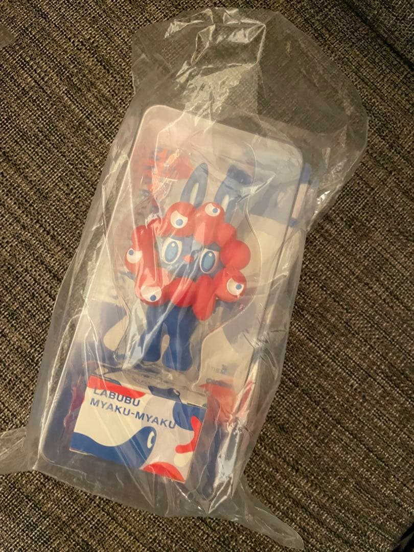大阪関西万博　LABUBU MYAKU-MYAKU フィギュア