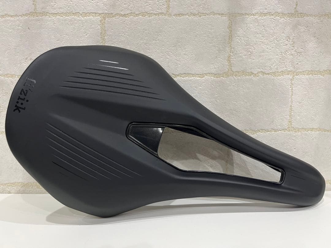 fi'zi:k ( フィジーク ) VENTO ARGO R3 k:iumレール