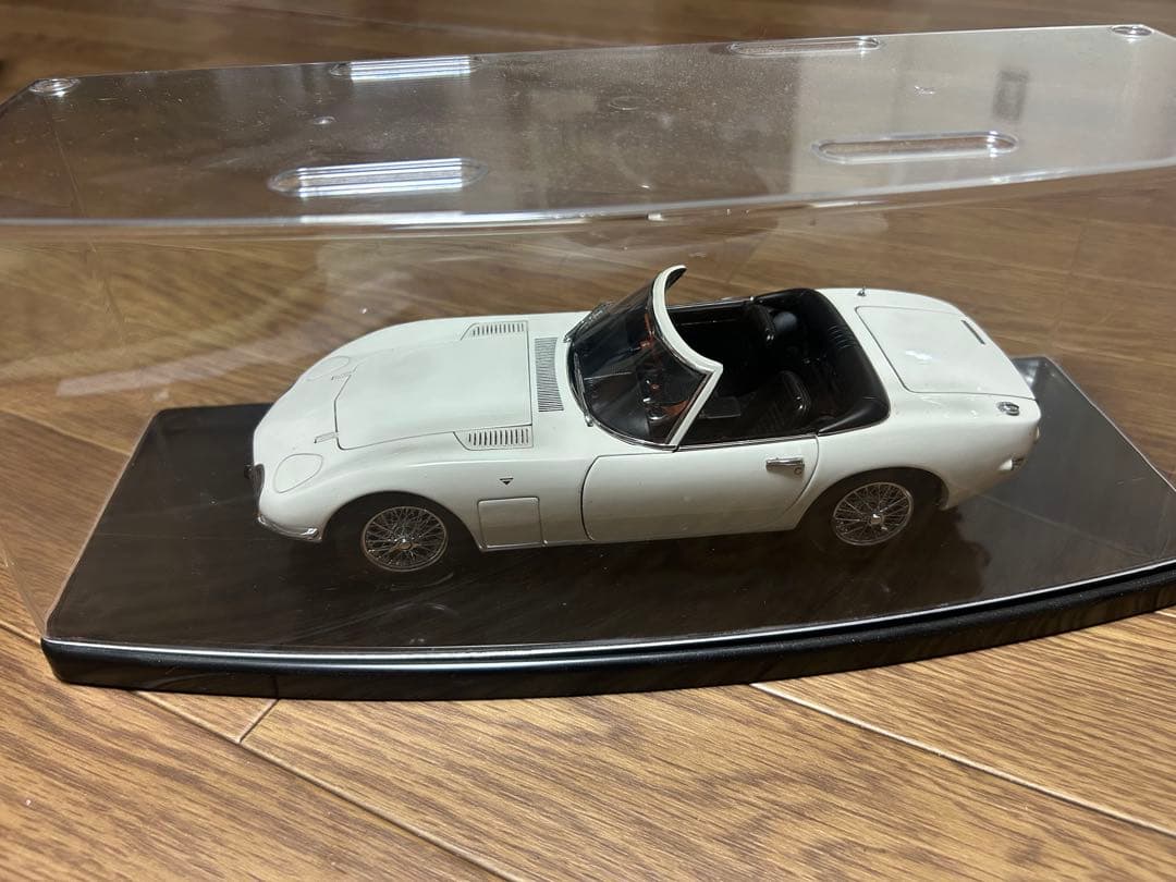 トヨタ2000GT 007ボンドカー　白オープンカー　1/18 AUTOART