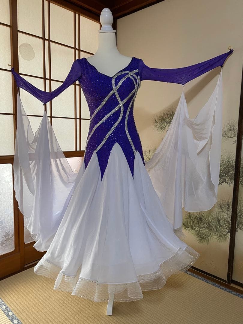 社交ダンスドレス 青紫と白 ビジュー装飾 お値下げしました。