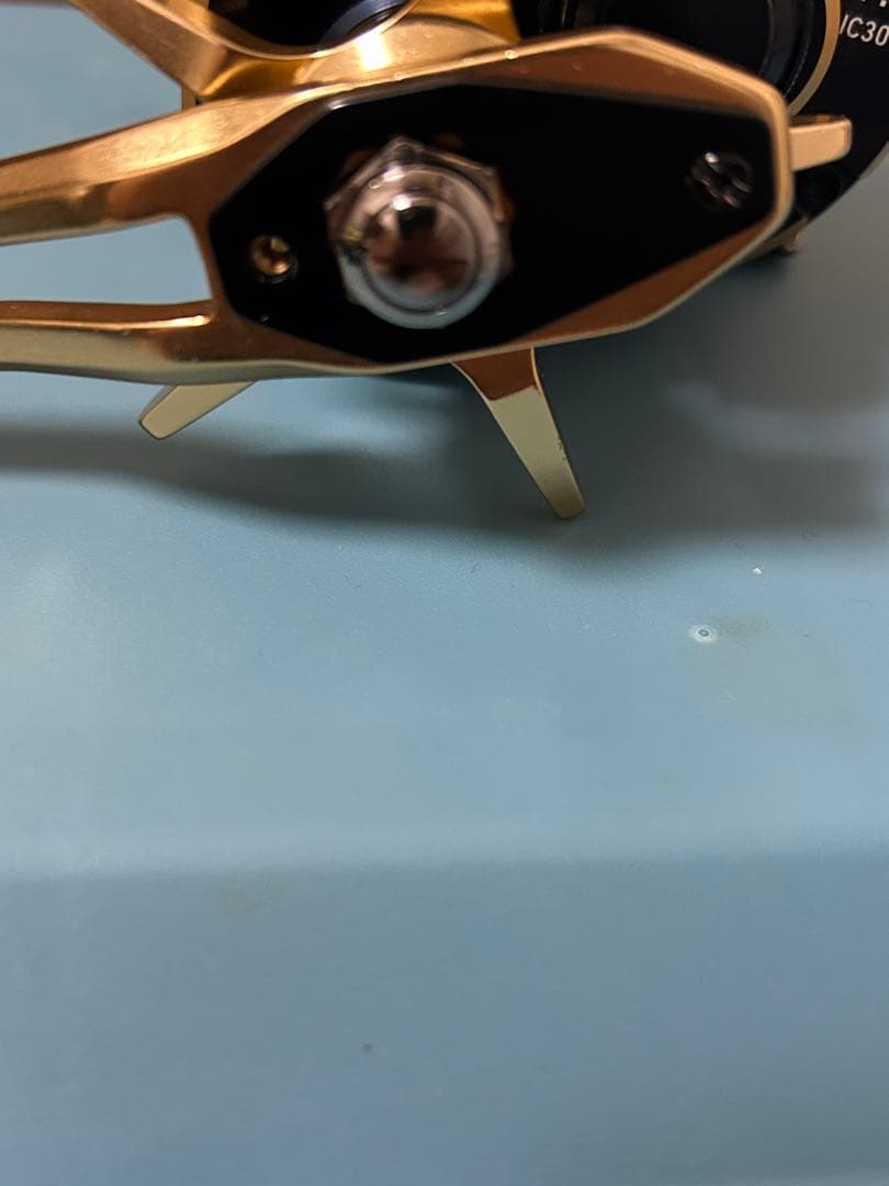 森*ん様 ダイワ　21ソルティガic 300HL-SJ リブレハンドルノブカスタ