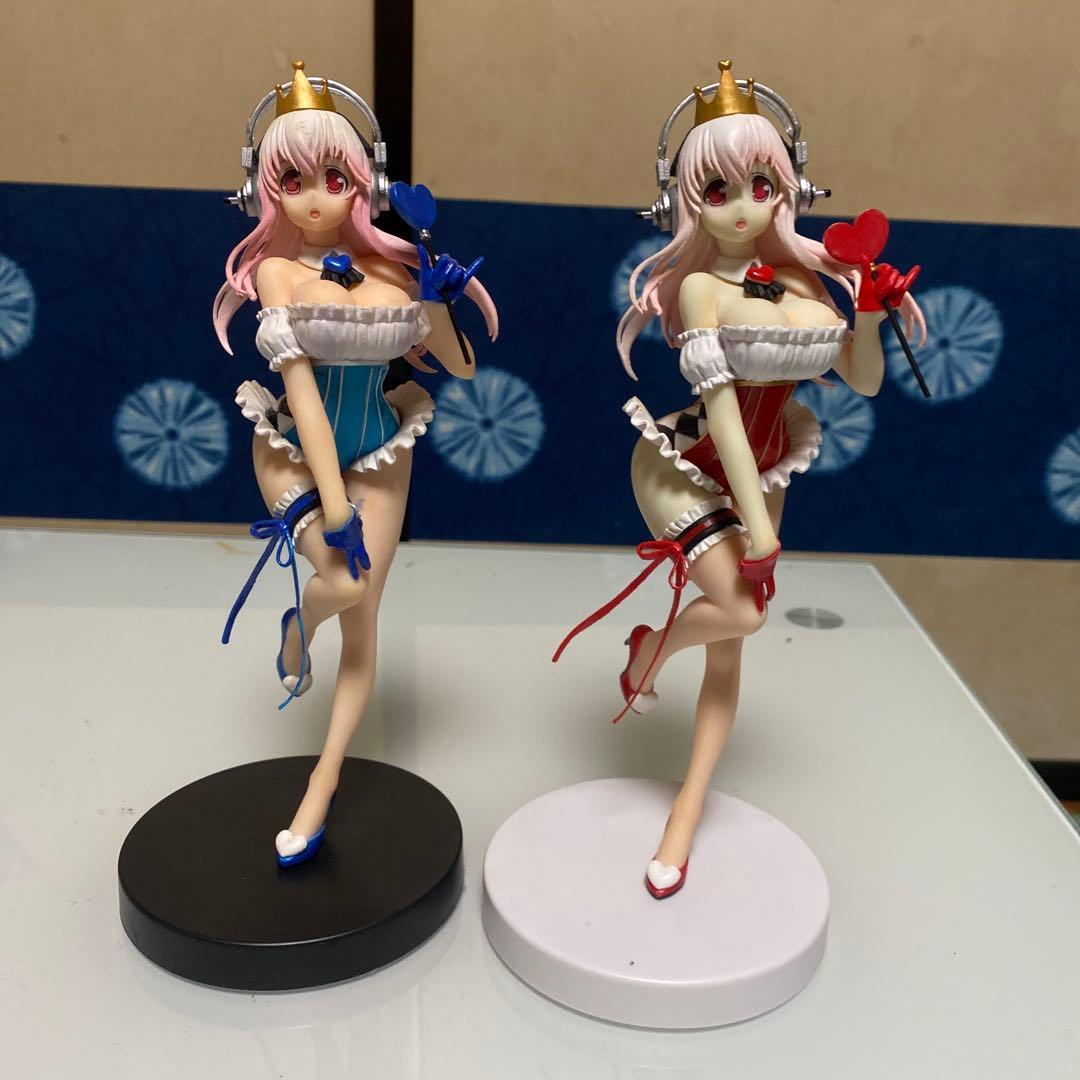 スーパーそに子　セクシー フィギュア 青と赤の衣装