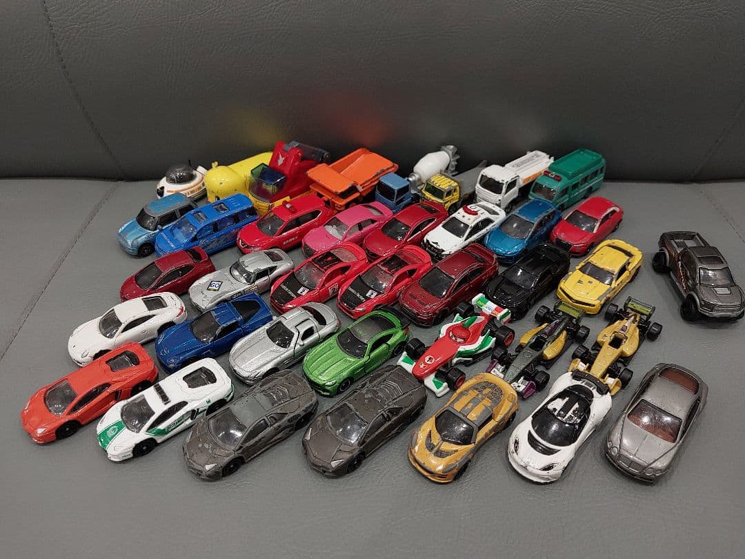 中古トミカ37台+ホットウィール1台　計38台セット