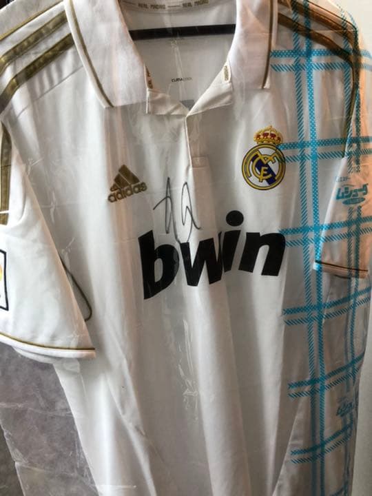 レアルマドリード　優勝記念　シャビアロンソ　サイン入りユニホーム