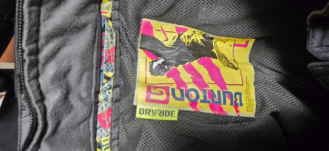 2 Burton DryRide スノーボードパンツ 黒 赤