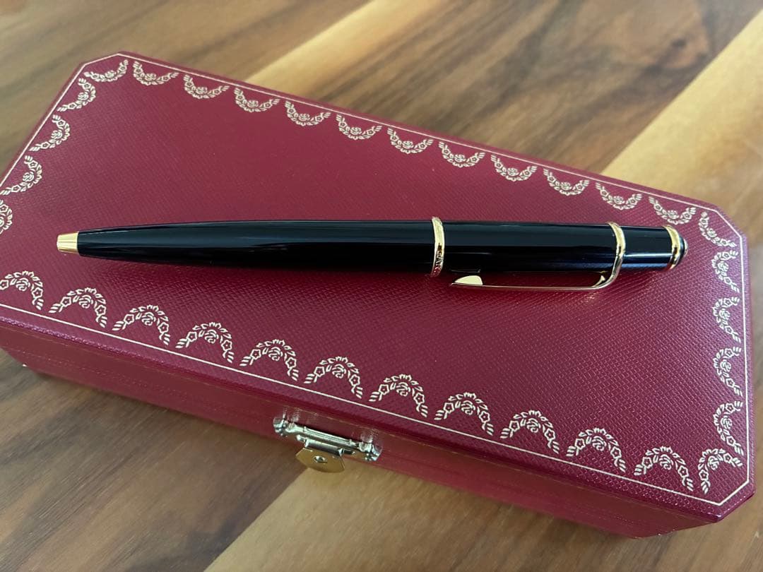 Cartier ボールペン 黒　サファイア