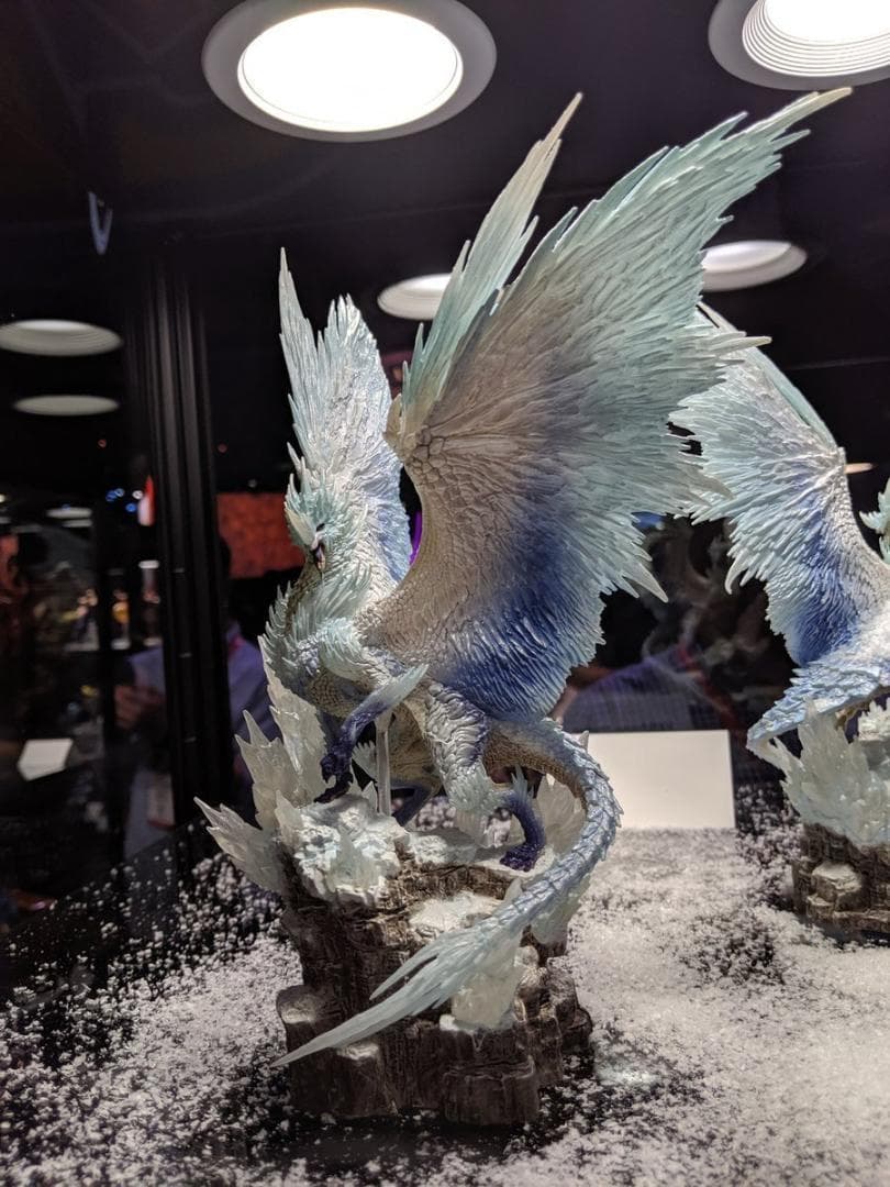 新品 モンスターハンター イヴェルカーナ フィギュア アイスボーン ワールド