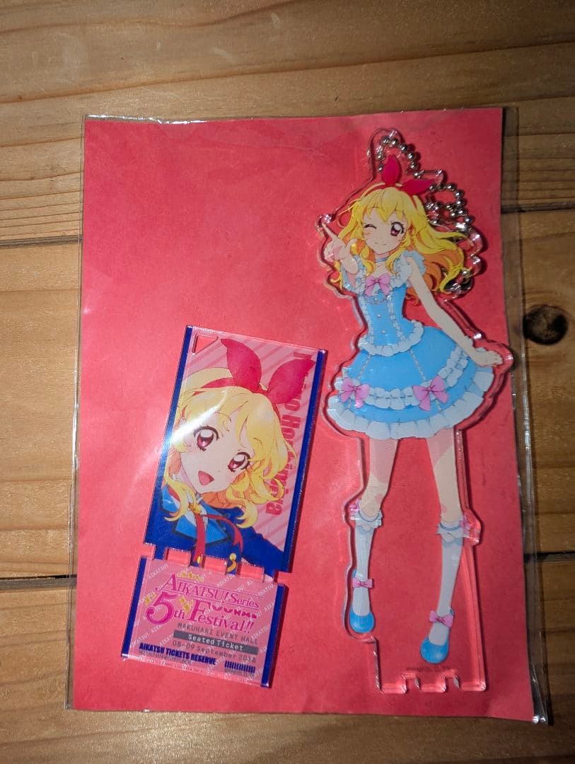 アイカツ 星宮いちご アクリルバッジスタンドキーホルダー 5th フェス