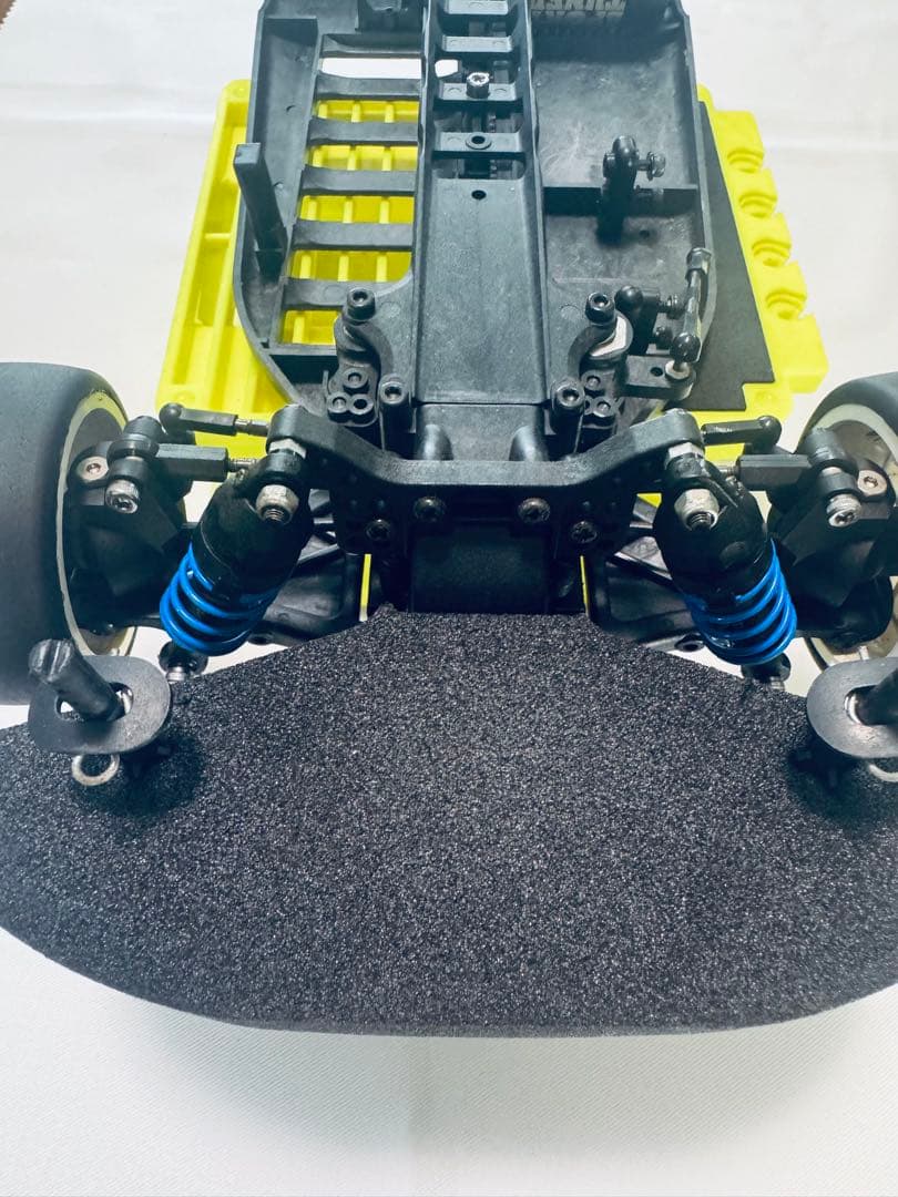 ヨコモ　MR-4TC シャーシのみ　と　予備パーツ　と説明書