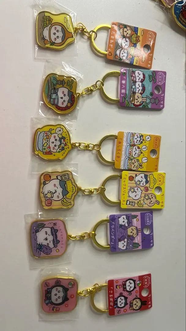 2/3まで掲載　複数購入の方優先！ご当地ちいかわ　キーホルダー　【ハチワレ多め】