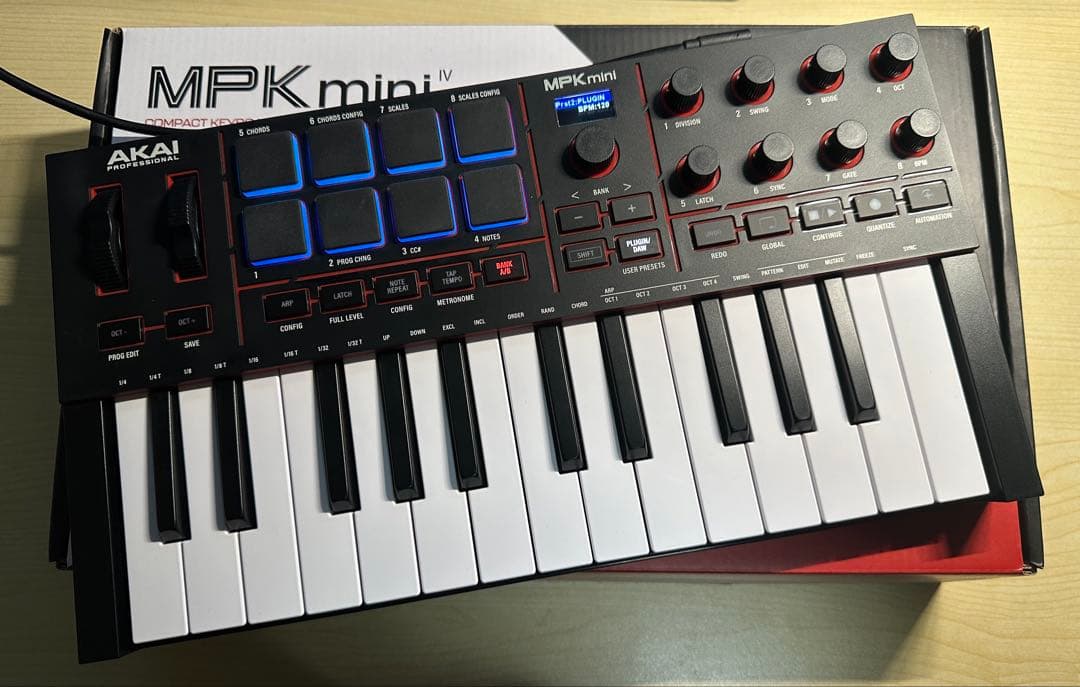 AKAI MPK mini IV （MIDIキーボード）