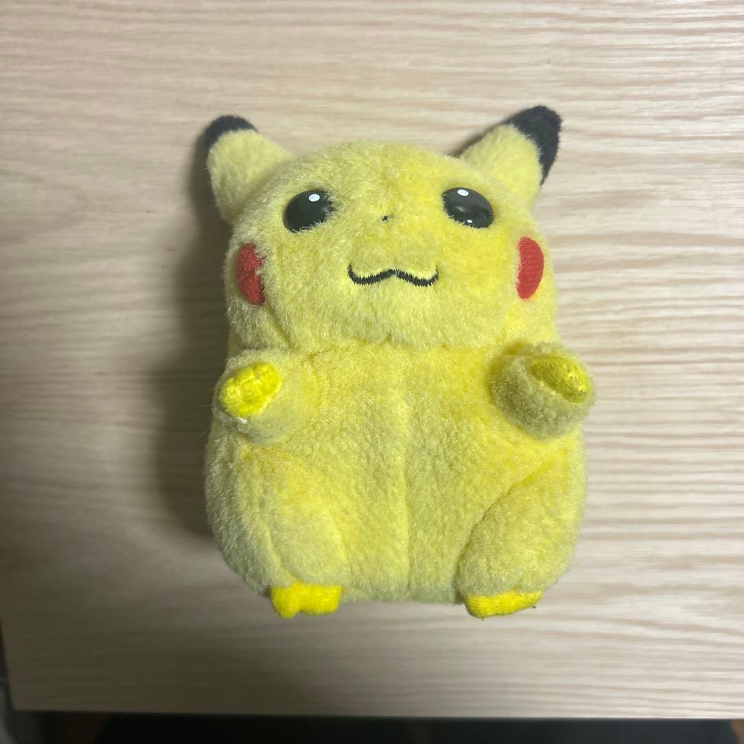 初期ピカチュウ　ぬいぐるみ　TOMY