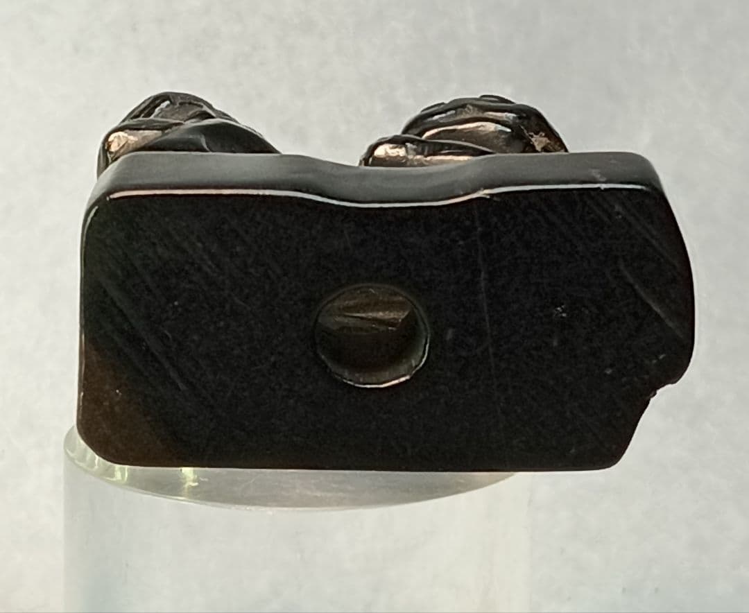 江戸時代 「狛犬 」根付 海松 または 黒柿彫