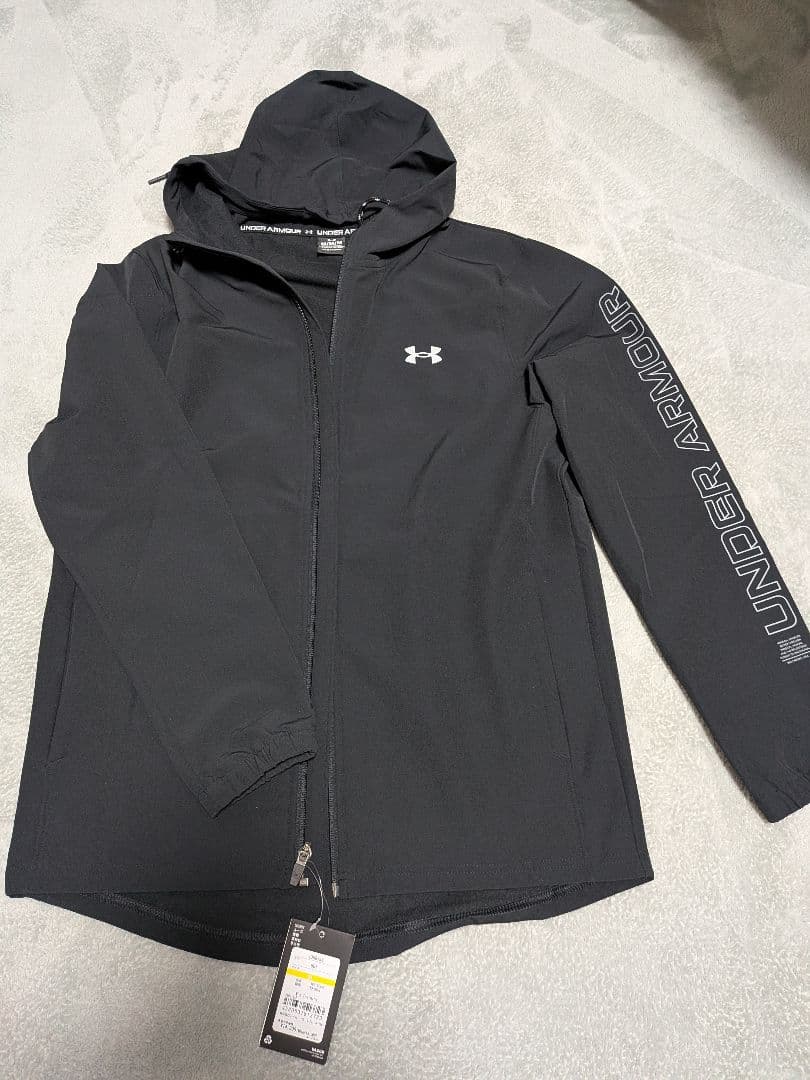 新品　UNDER ARMOUR ブラック ウィンドブレーカー