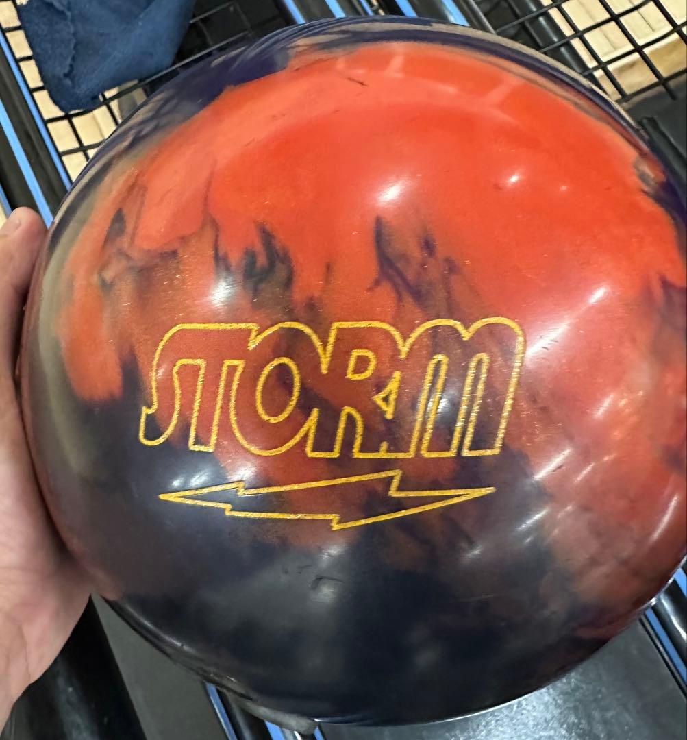 STORM BELMO ボウリングボール　14ポンド　2穴　trend2