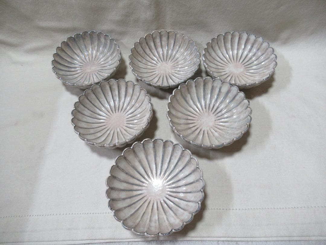 萩焼　１４代坂倉新兵衛造　菊皿６客　共箱