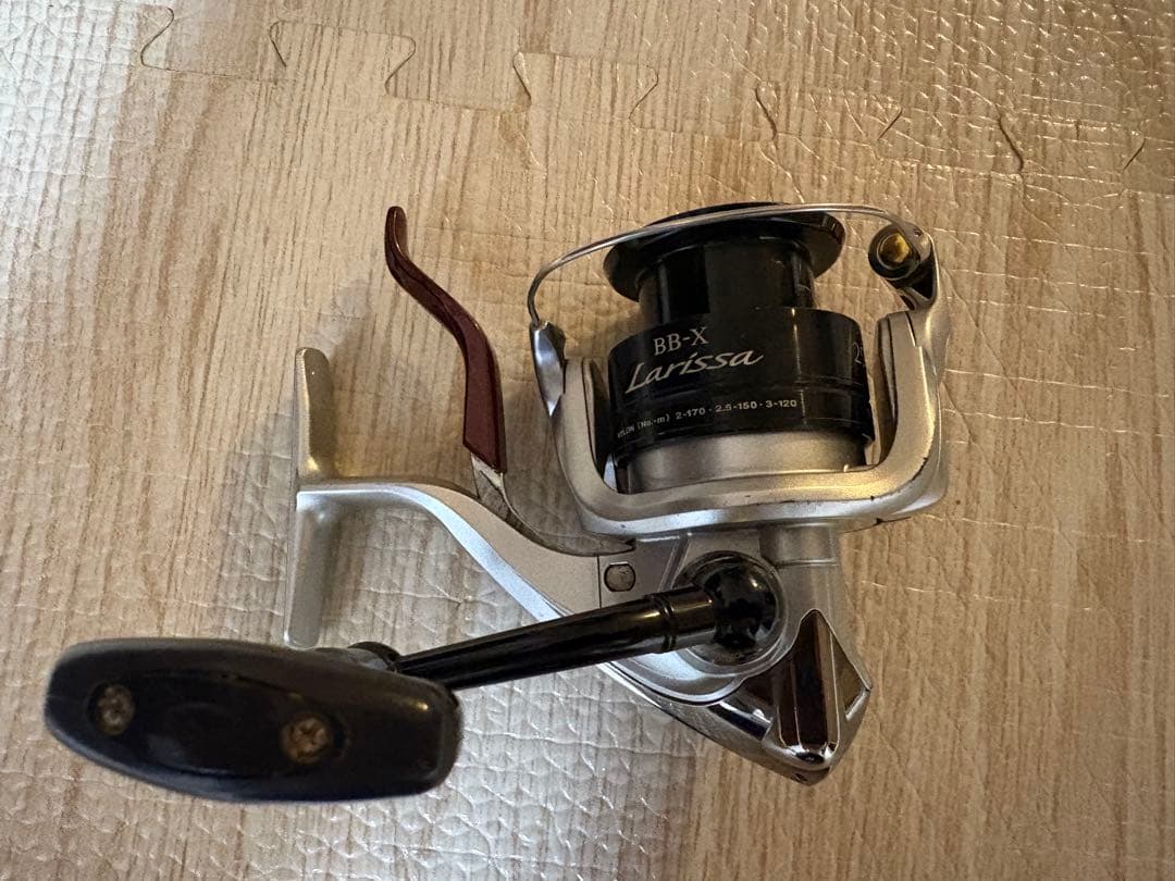 BB-X LURISSA 2500 スピニングリール