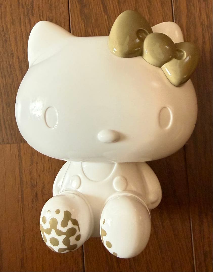 メディコム・トイ　ハローキティ 2025 大阪万博 関西万博 日本館