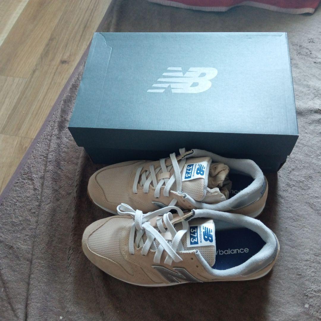 New Balance　373  ベージュ