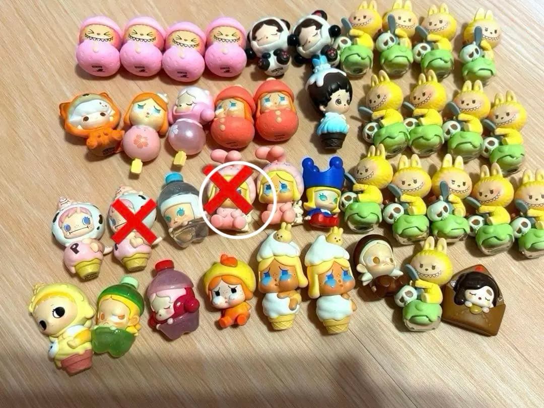 ラブブ　ミニ　フィギュア