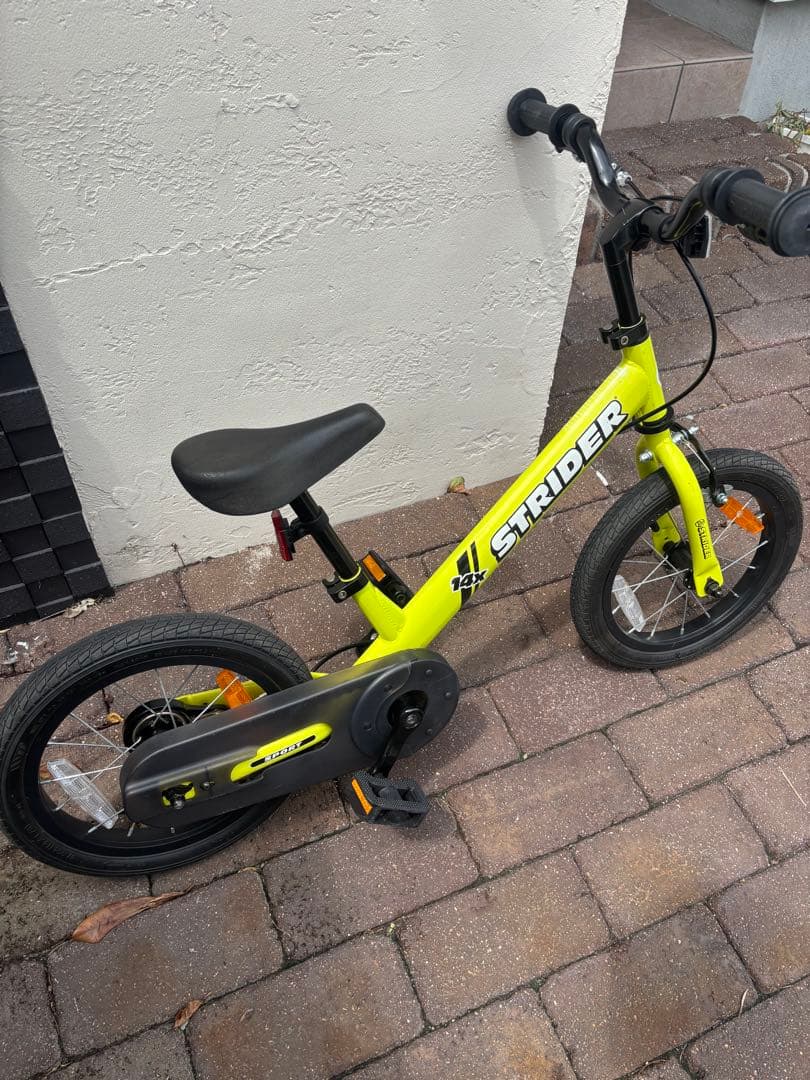STRIDER（ストライダー）14x イエロー　本体・付属品・スタンド付元箱あり