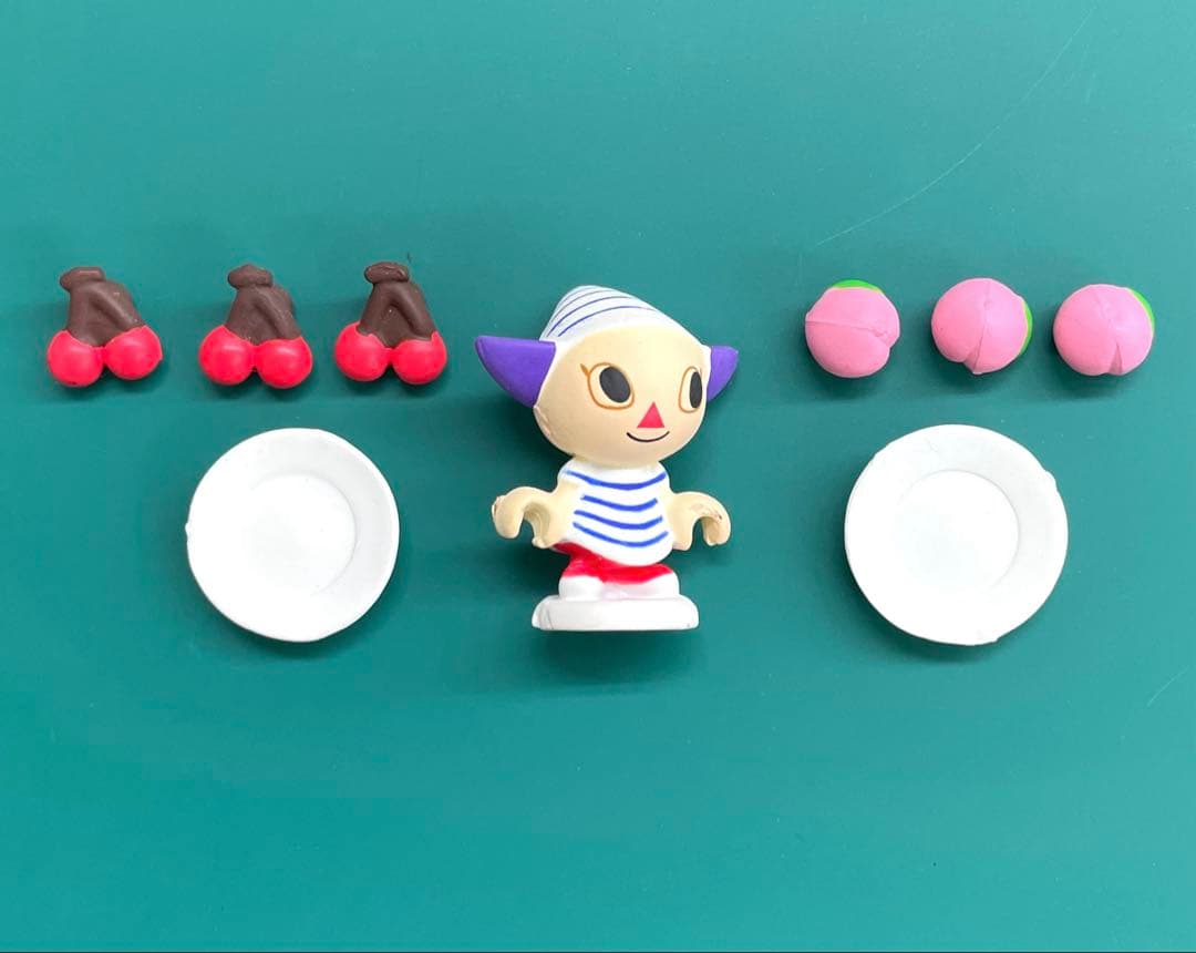 どうぶつの森 森をつくろう！ F-33 女の子 さくらんぼ　桃　お皿　レア