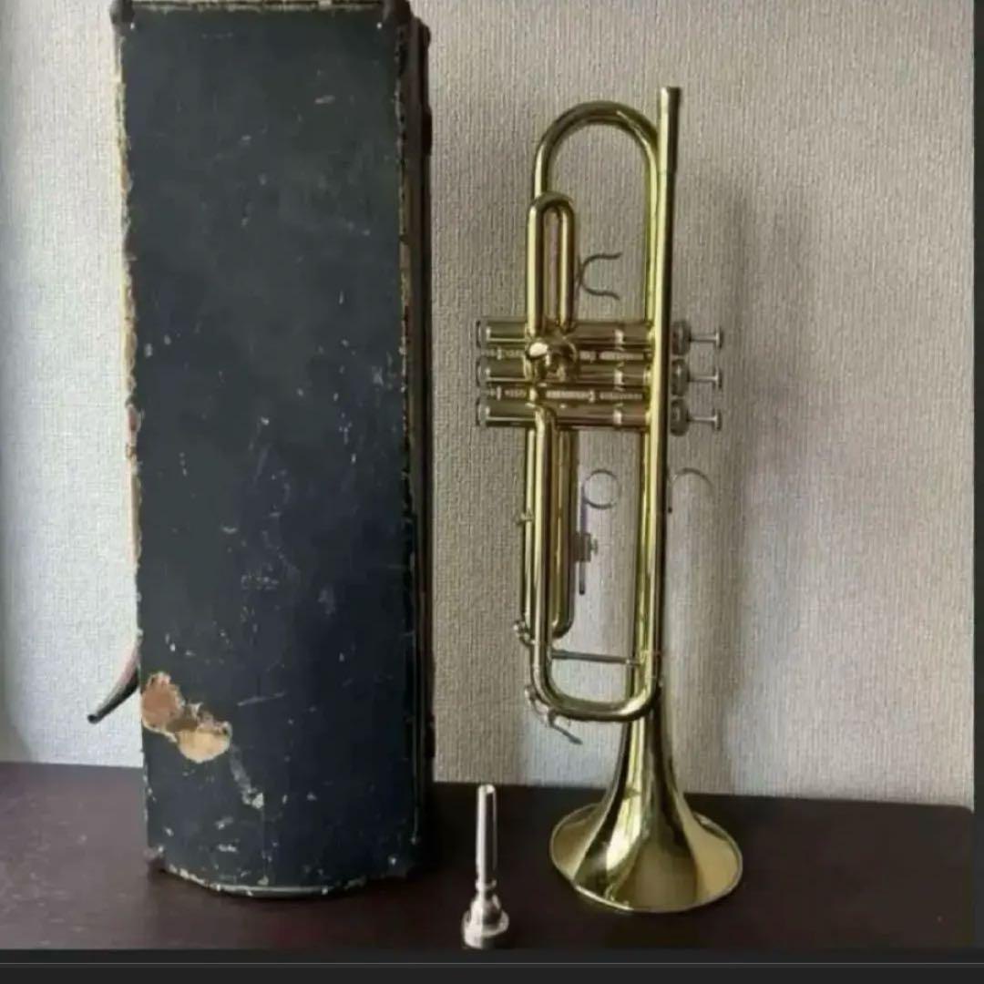 マウスピース付属なし ノンブランド新品トランペット！　ケース汚れ有