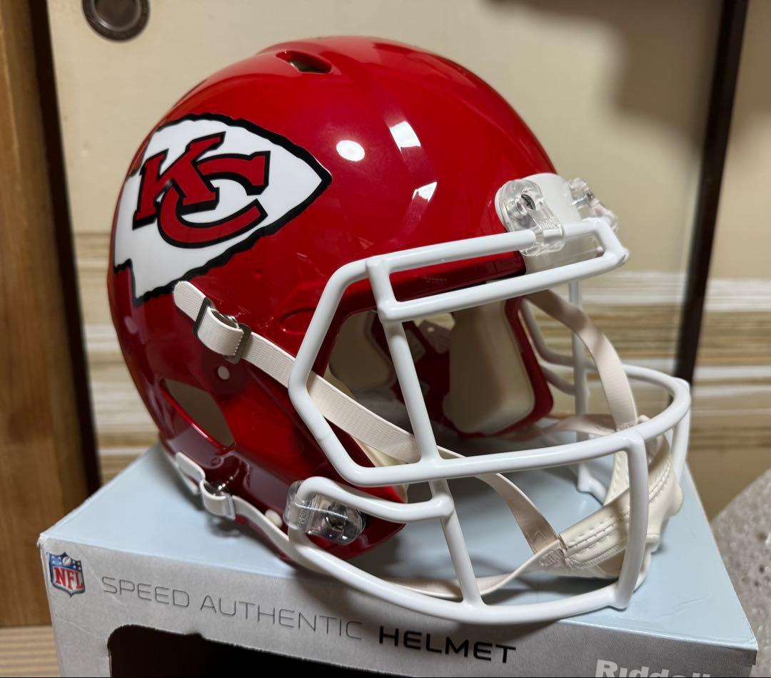 カンザスシティ・チーフスオーセンティック ヘルメット マーカス・アレンサイン入り