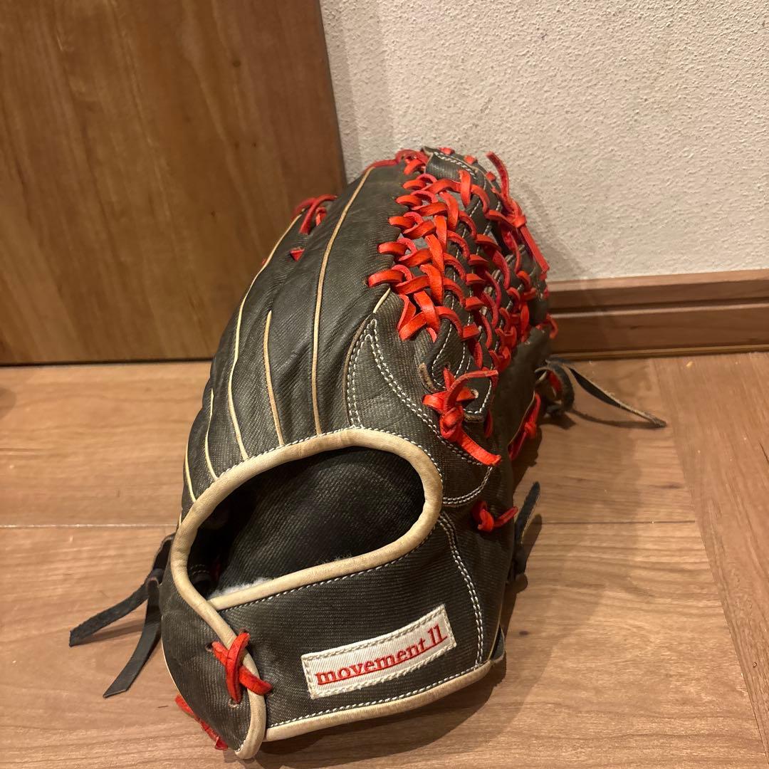 movement II 軟式グローブ 黒/赤