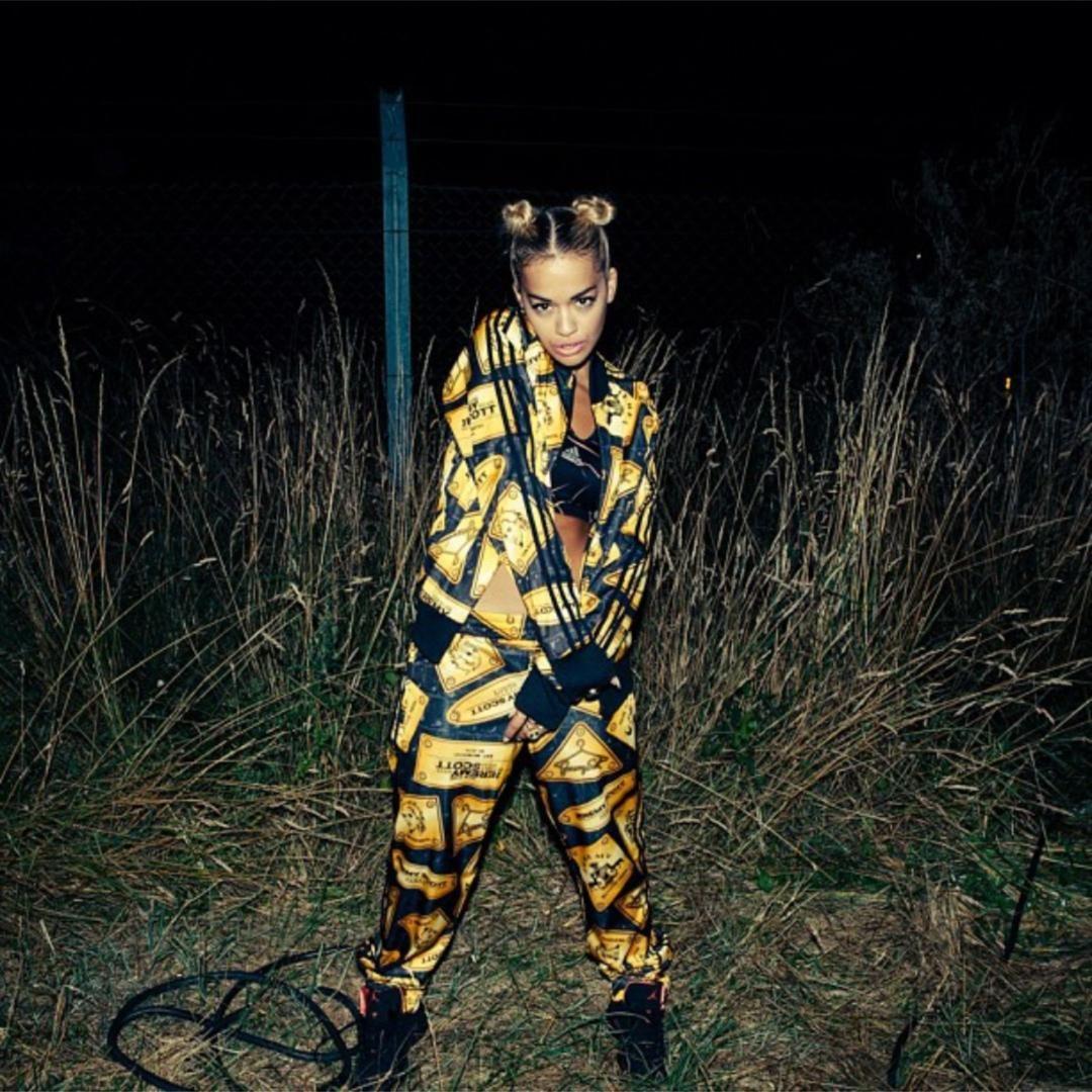 アディダスオリジナルス × ジェレミースコット セットアップ 秋元梢 エグジー