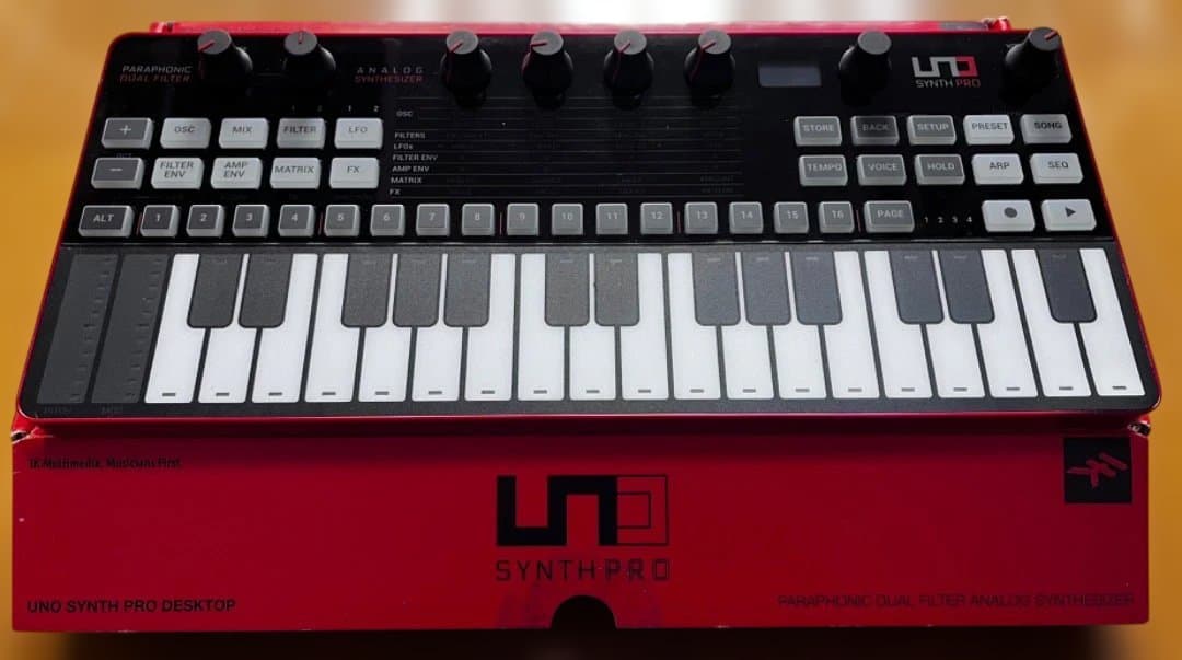 UNO Synth Pro Desktop アナログシンセサイザー・DAW