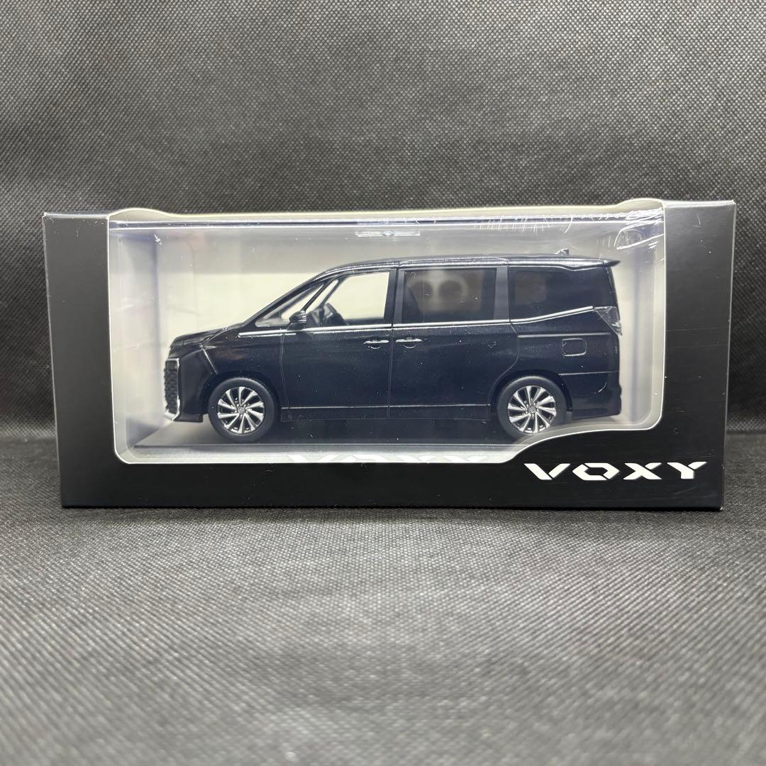 トヨタ VOXY 90系ブラック 未開封ミニカー 1/30 非売品 新品未開封