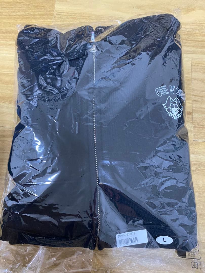ワンエン　パーカー　ONE N' ONLY