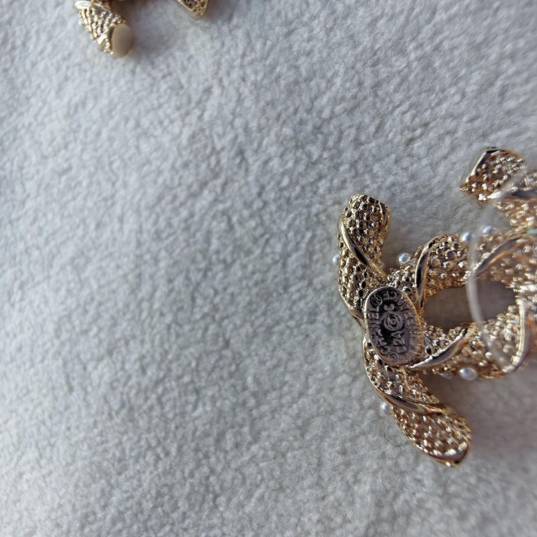 クラシックロゴ パール CCピアス