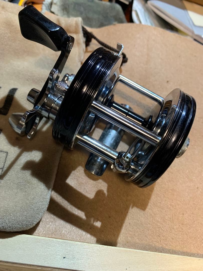 W*r様 ABU5000C アンバサダー 当時物 ベイトリール アブ(五十鈴リー