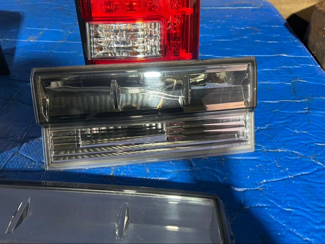 三菱　デリカD5 CV5W テールランプ 左右セット