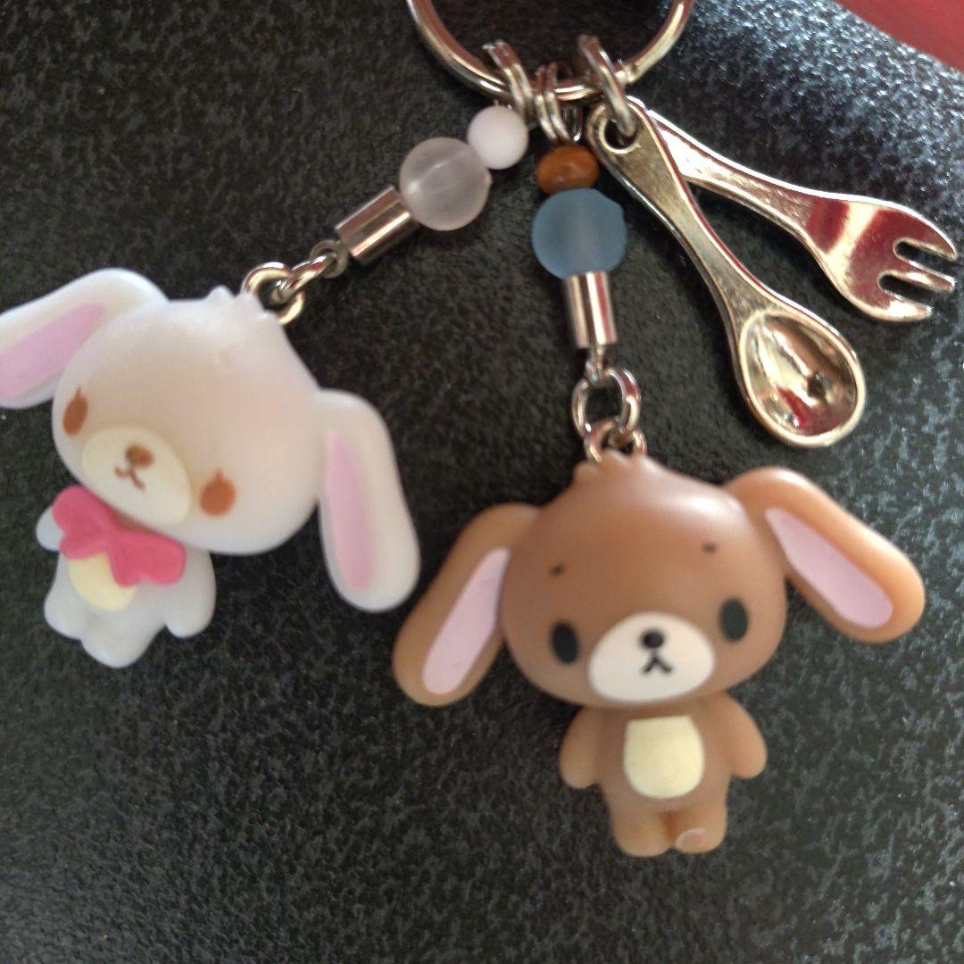 希少 ©2005 サンリオ シュガーバニーズ ストラップ しろうさ くろうさ
