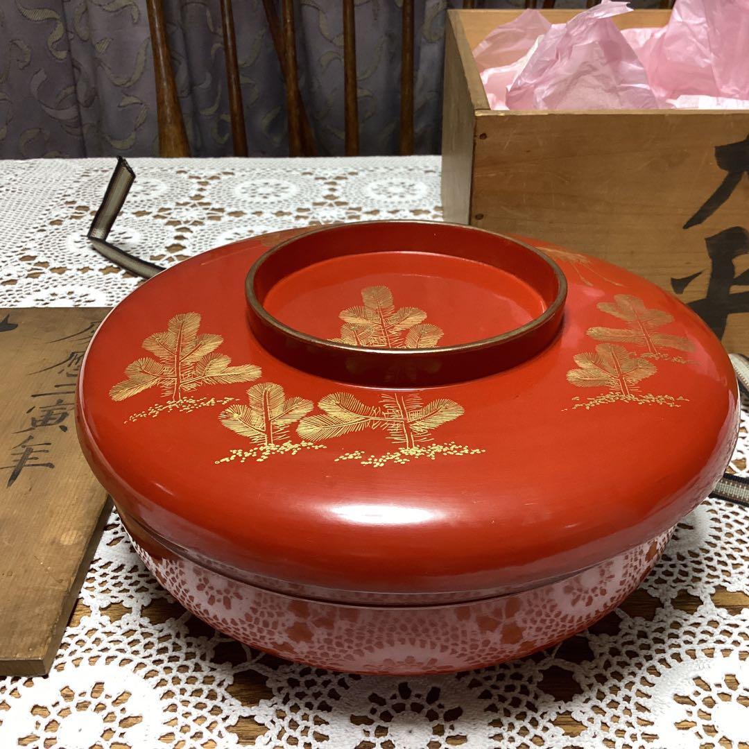 k2f6朱漆器 菓子器 喰籠　金色の松と鶴