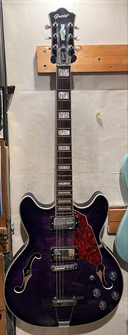 Grote セミアコ　ギター