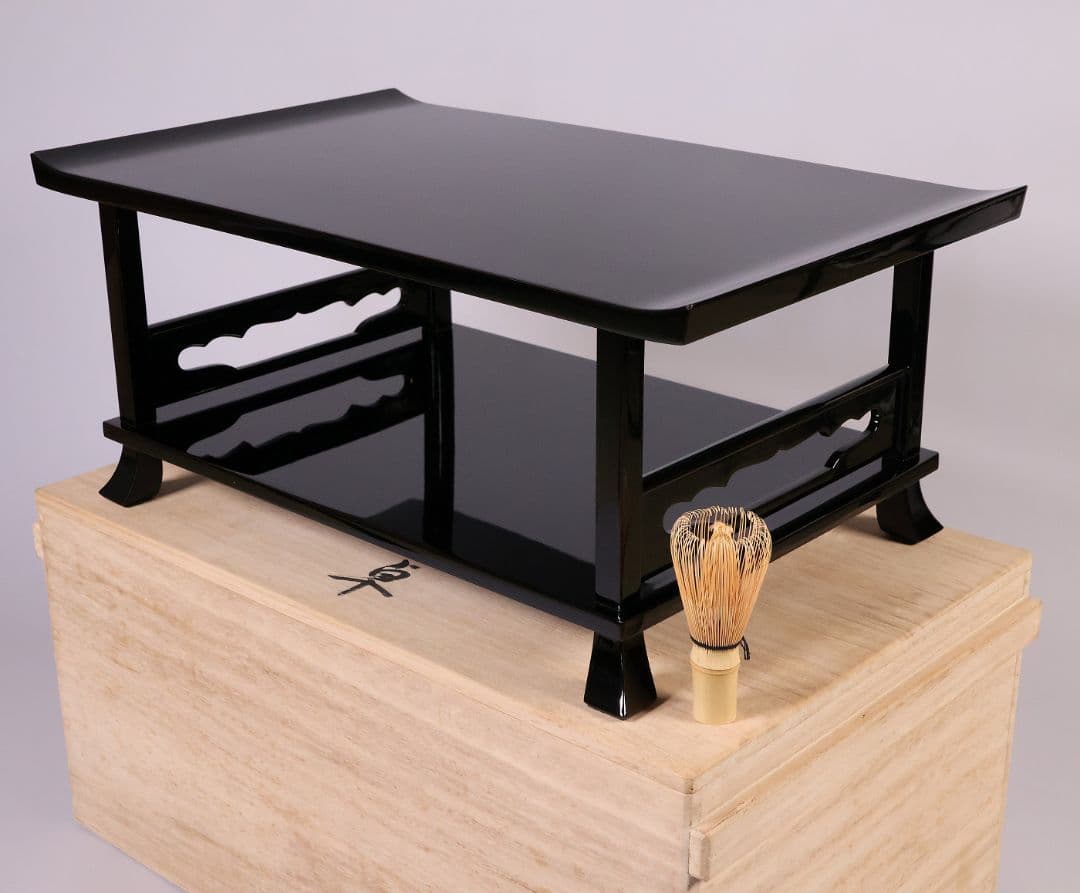 輪島塗 黒塗 二段卓 冠卓 幅52.7×32cm 木製 花台 漆芸【MA938】