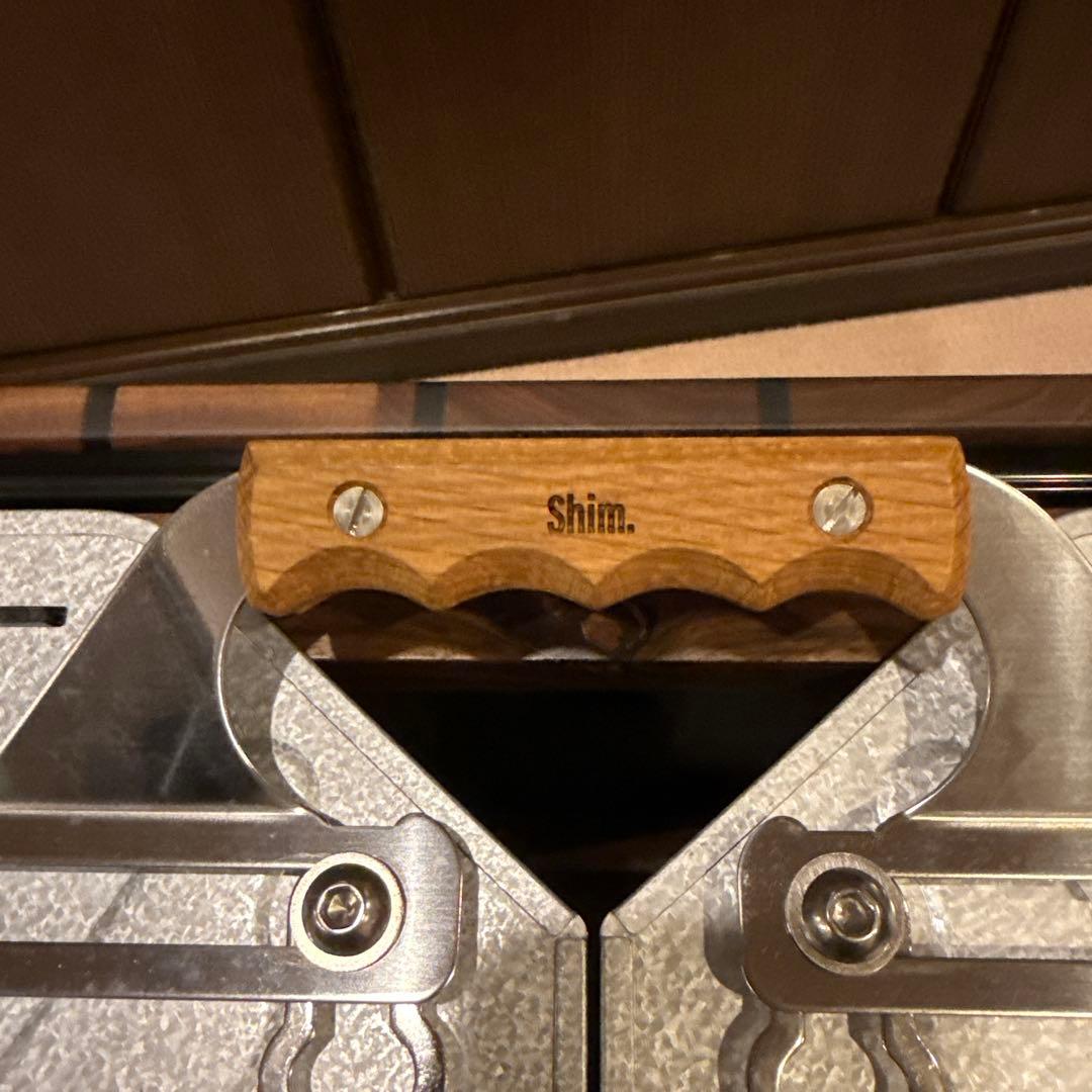 WANTKEYCAMP オマージュ/脚付シェルコン＋ウォルナット×レジン