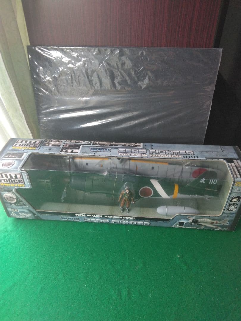 21st CENTURY TOYS 1/18 ZERO FIGHTER 零戦