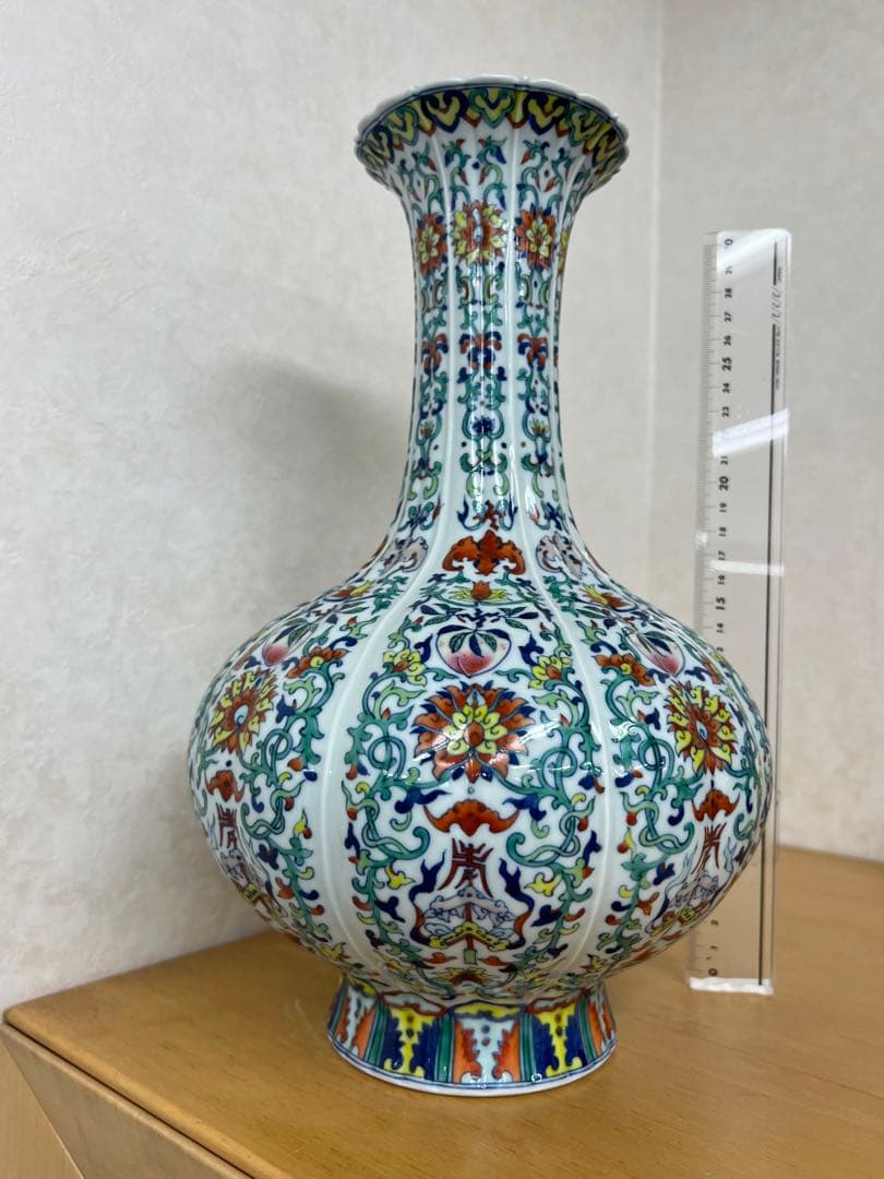 中国清乾隆年製銘斗彩八宝紋瓶官窯アンティーク唐物　骨董古美術江戸コレクション青磁