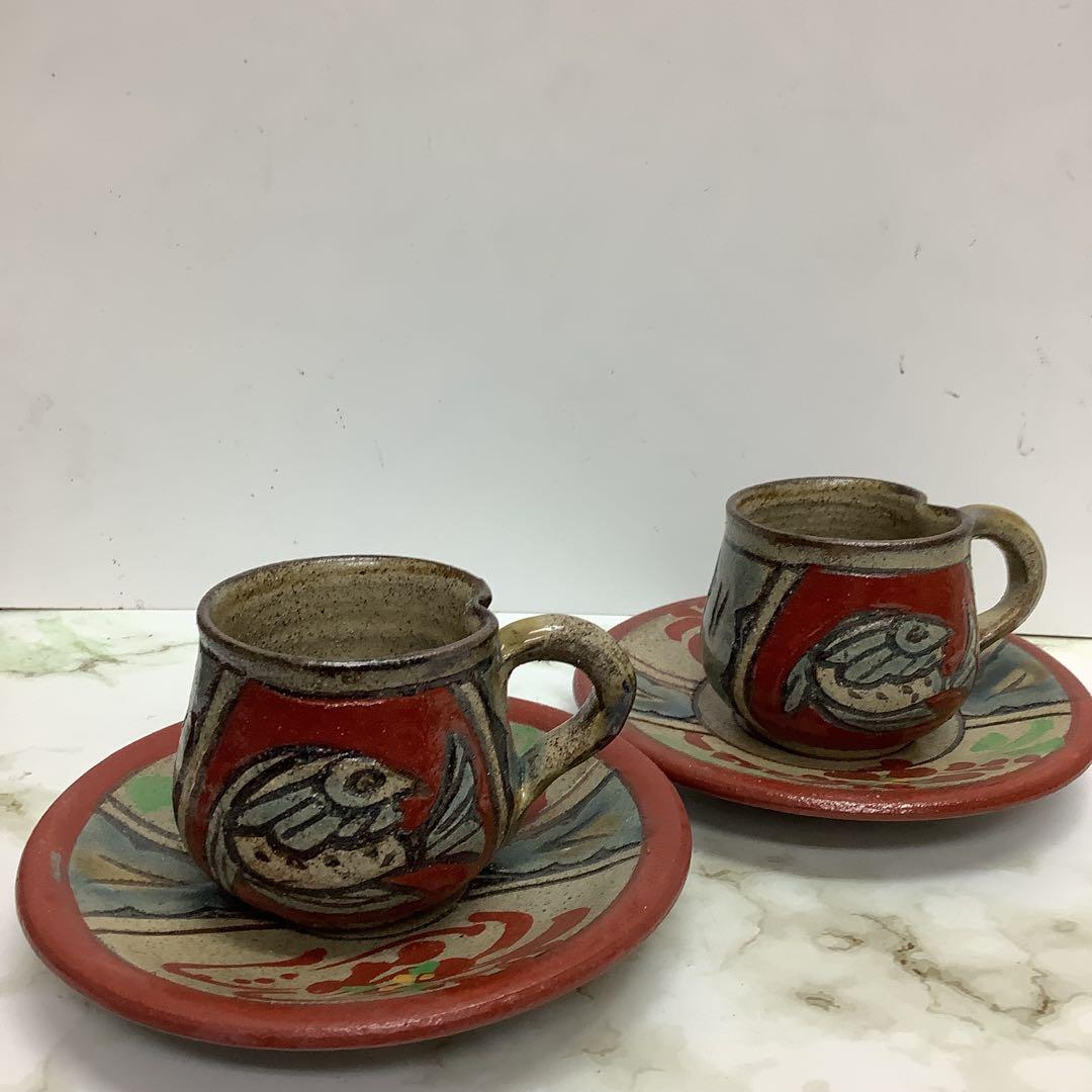 新品　沖縄県壺屋焼　小橋川清正　やちむん　赤絵魚紋　カップ&ソーサー　琉球陶器
