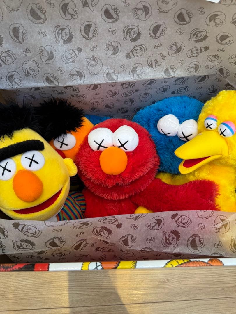 ぬいぐるみ UNIQLO KAWS SESAME STREET COMPLETE BOX