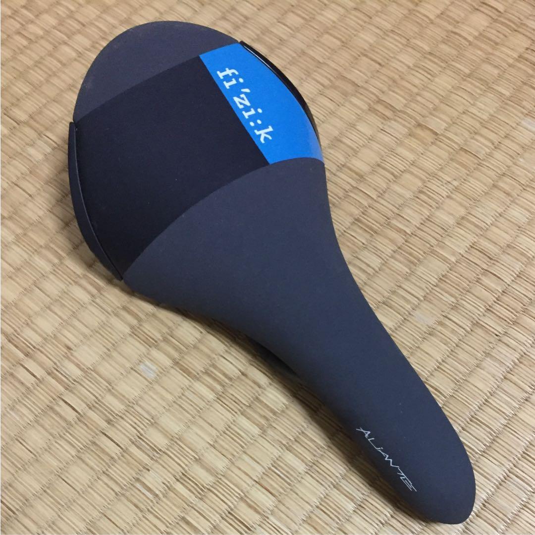 フィジーク アリアンテ サドル