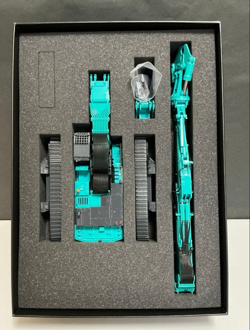 な*い様 KOBELCO SK1300D LC 1/50スケールモデル　コンラー
