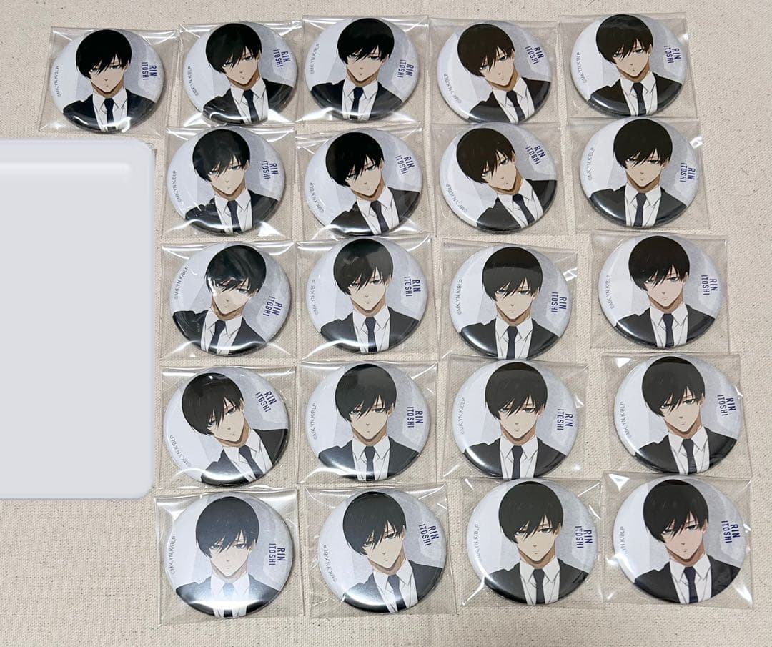 ブルーロック ブルロ 糸師凛 缶バッジ ベースヤード